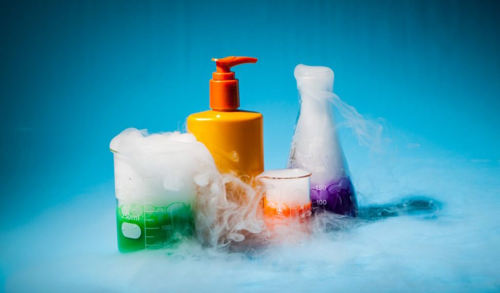 toxic chemicals in cleaning and beauty products