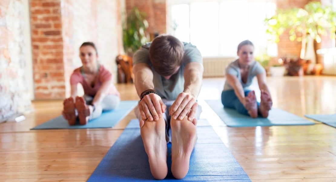 combining chiropractic care and the benefits of yoga