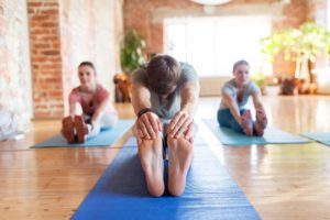 combining chiropractic care and the benefits of yoga